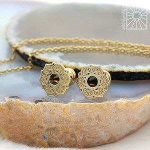 Tawapa Lotus Drop Eyelets